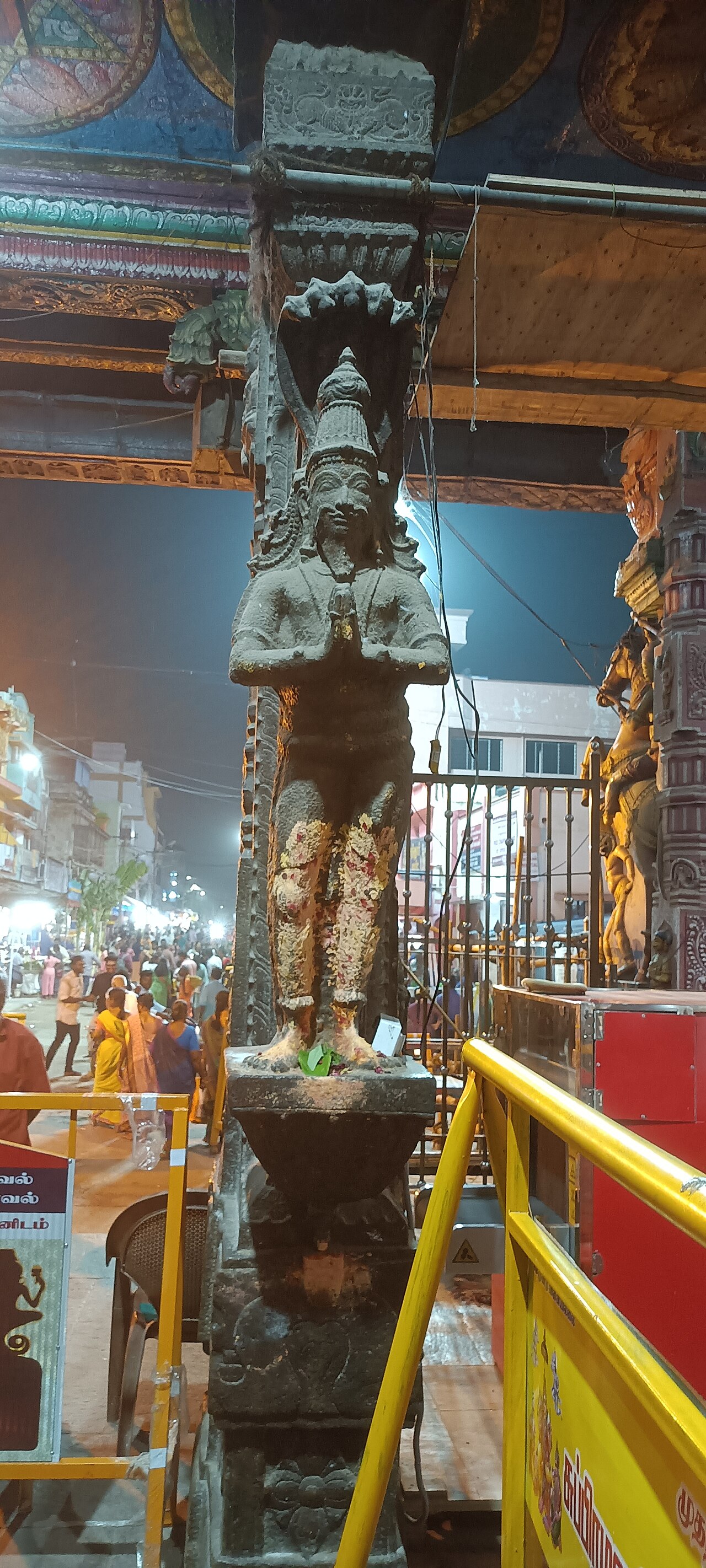 A towering gopuram of the Meenakshi Amman Temple, Madurai