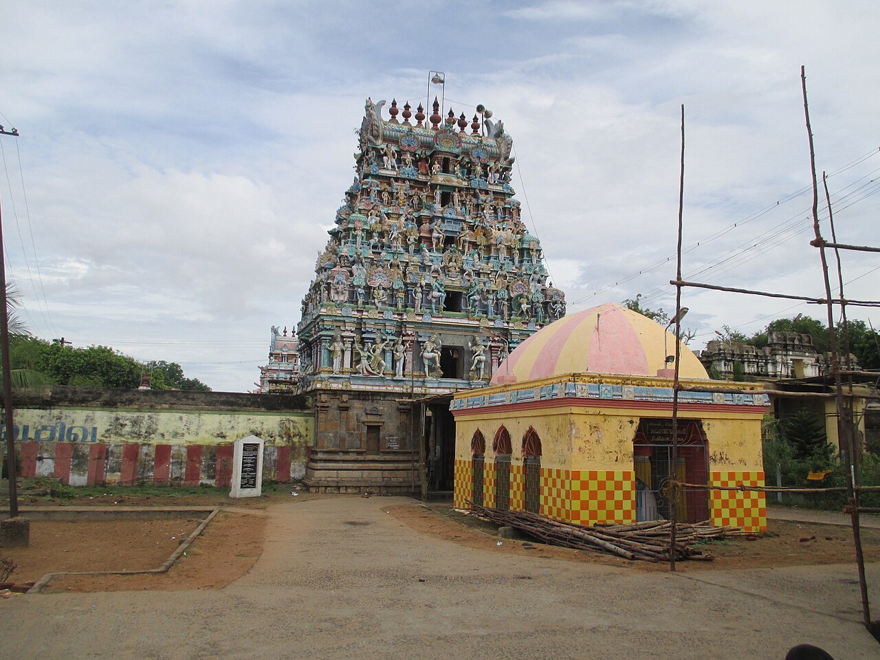 Kayarohanaswami Temple in Nagapattinam town, a Shiva shrine dating to the 6th century CE and glorified in the Tevaram hymns.